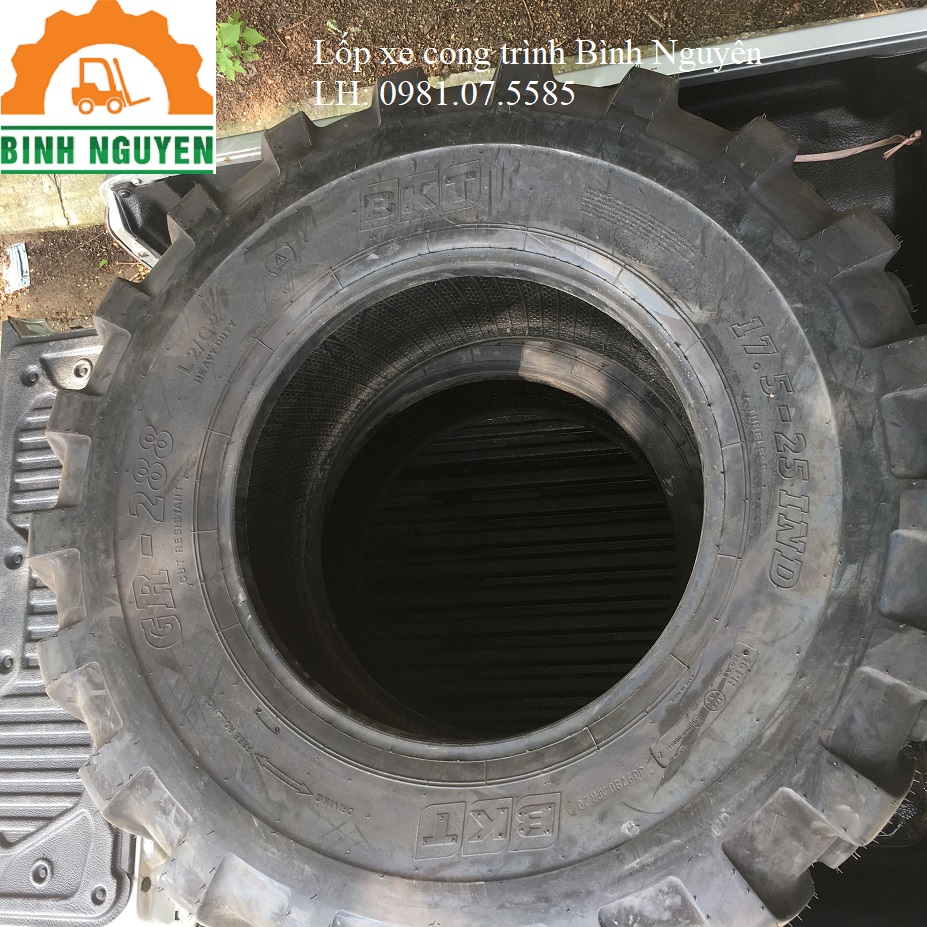 Lốp xe xúc lật 17.5-25 BKT Ấn Độ 1
